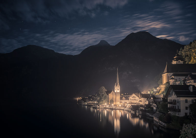 Wide-angle shot of Hallstatt village at night